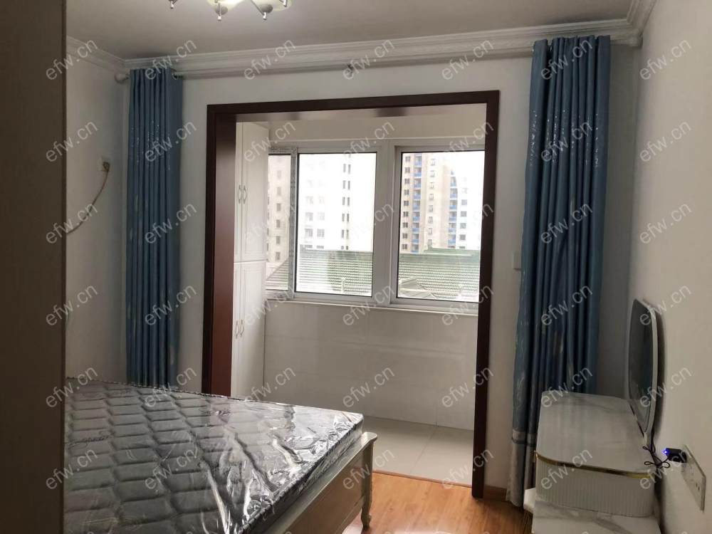 地铁口 精装修 随时看房