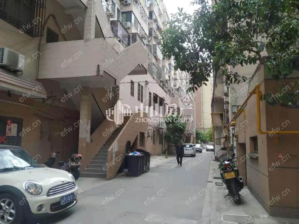 房东诚心出售，看房提前预约