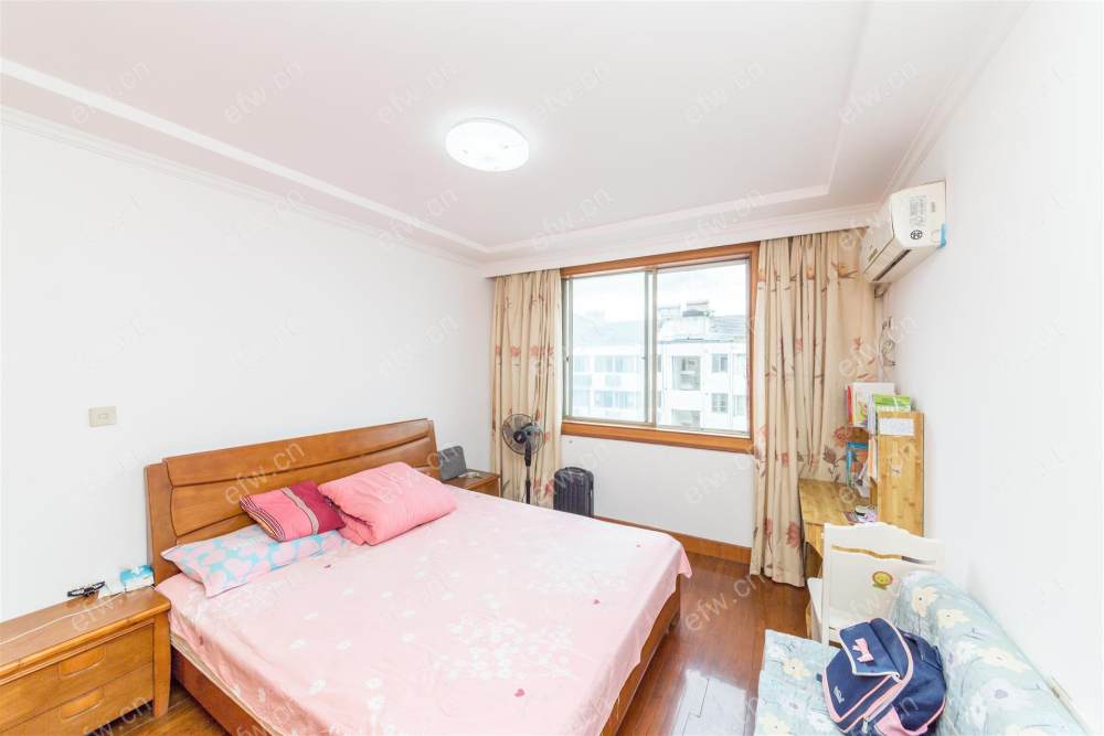 顶带阁 自住精装三室两厅一卫