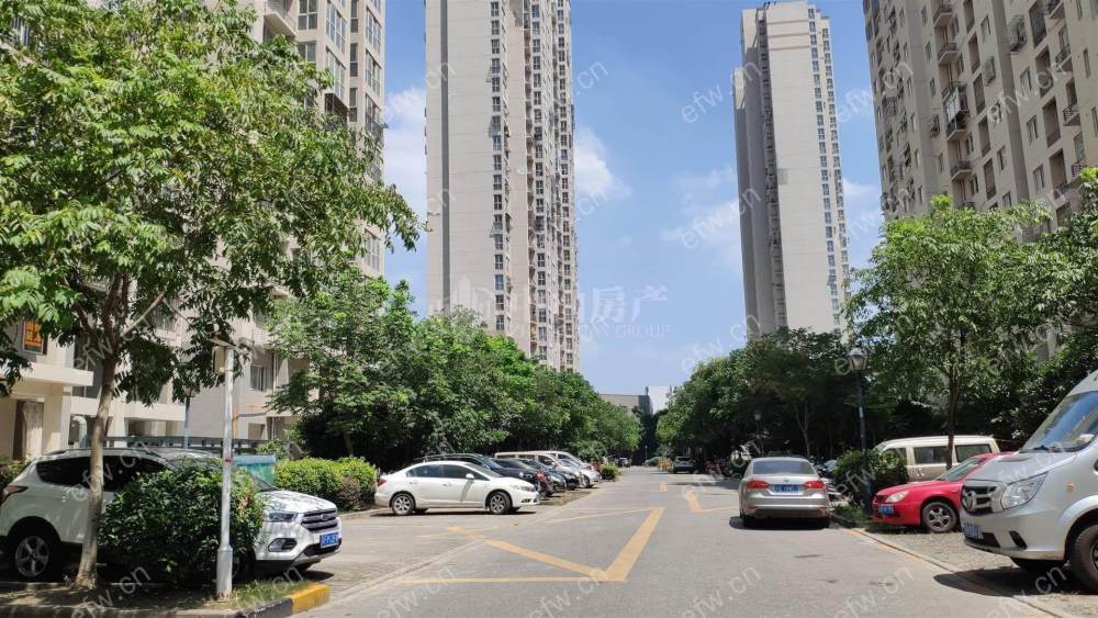 精装修，保养好，拎包入住，不含土出