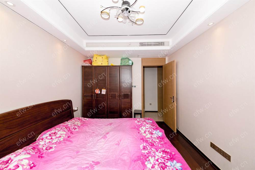 房东诚心卖  看中可以谈 随时可看看房