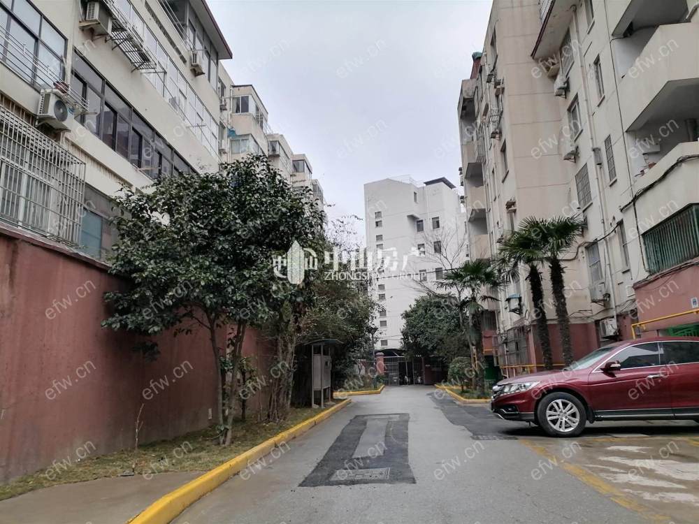 中间楼层，精装房，拎包入住，出行便利