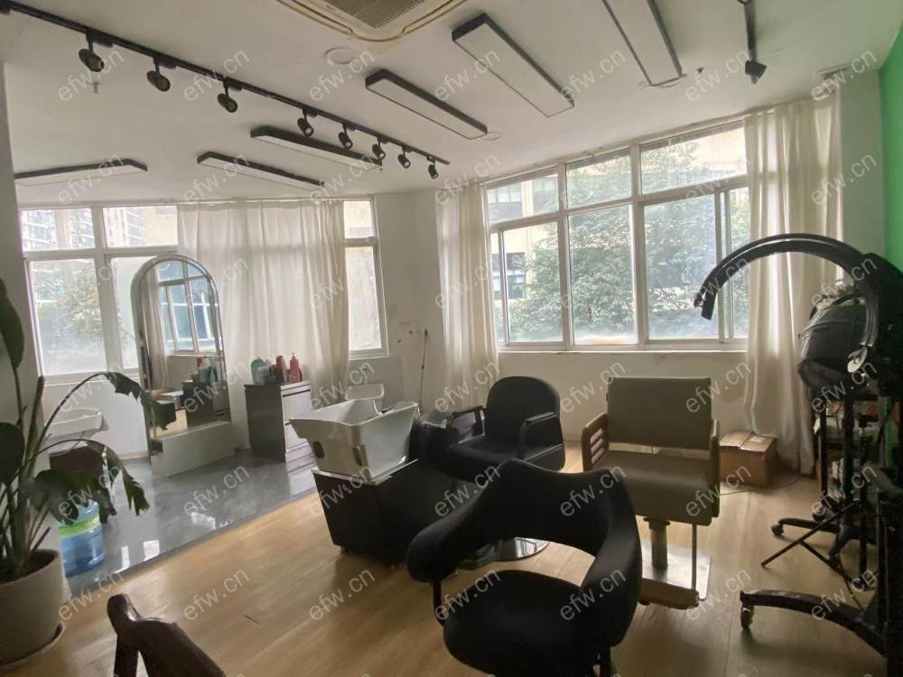春申路55号（金马商城) 2室2厅