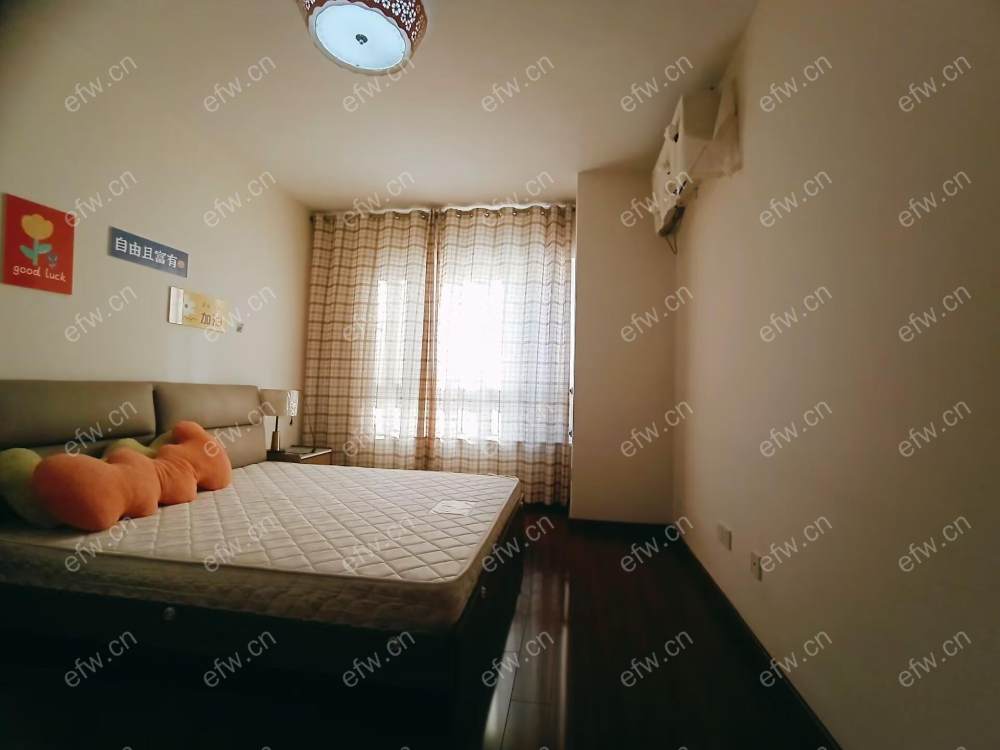 village 经典room房 东边户 全明 精装修！