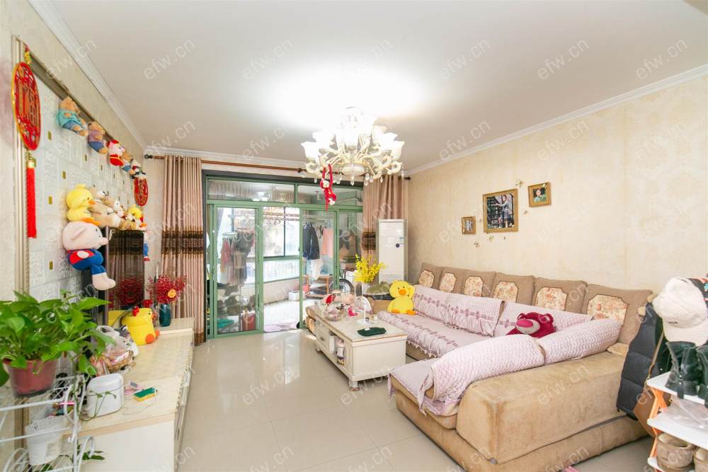 village  精装room房 近地铁口  房东诚售