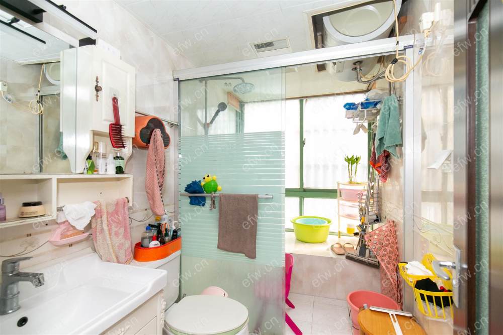 village  精装room房 近地铁口  房东诚售
