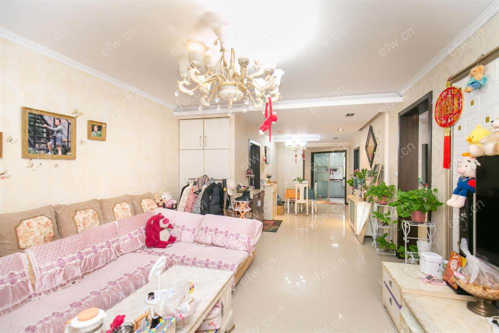 village  精装room房 近地铁口  房东诚售
