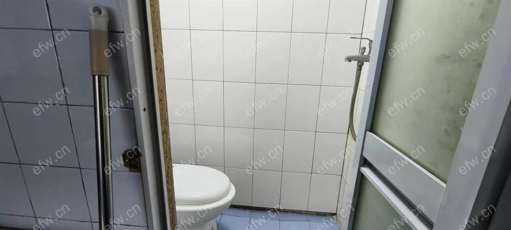 地铁口精装修两房带院子拎包入住长期出租