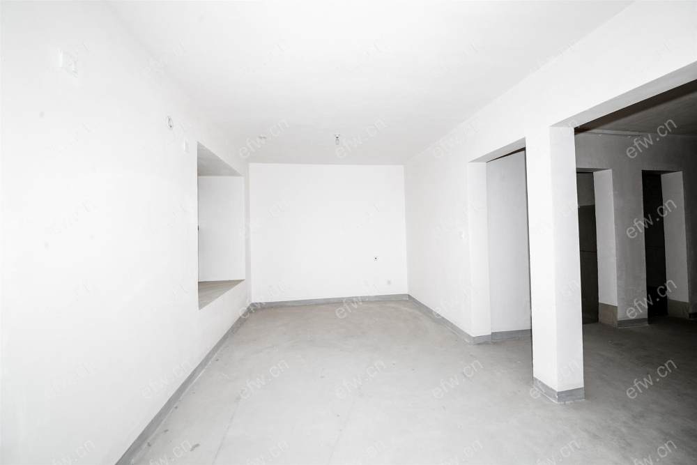 village  精装room房 近地铁口  房东诚售
