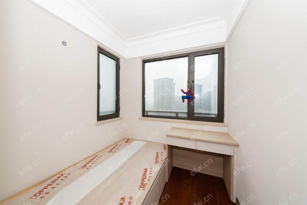 经开区，中海凤凰璟园4期豪装未住人，拎包入住