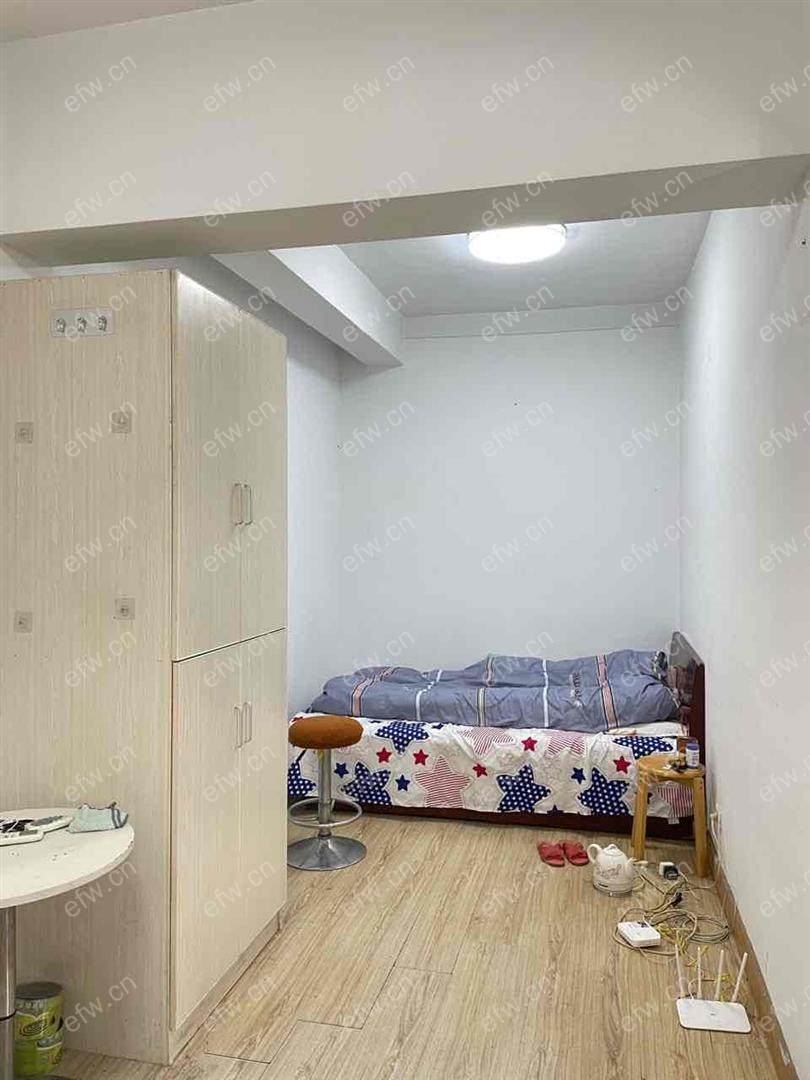 员工宿舍，办公 住人都可以  随时看房