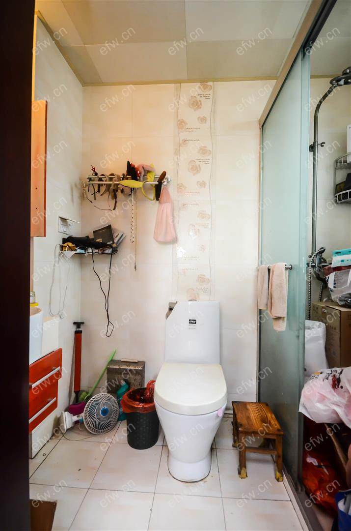 全明东边户room房,village 格局工整合理