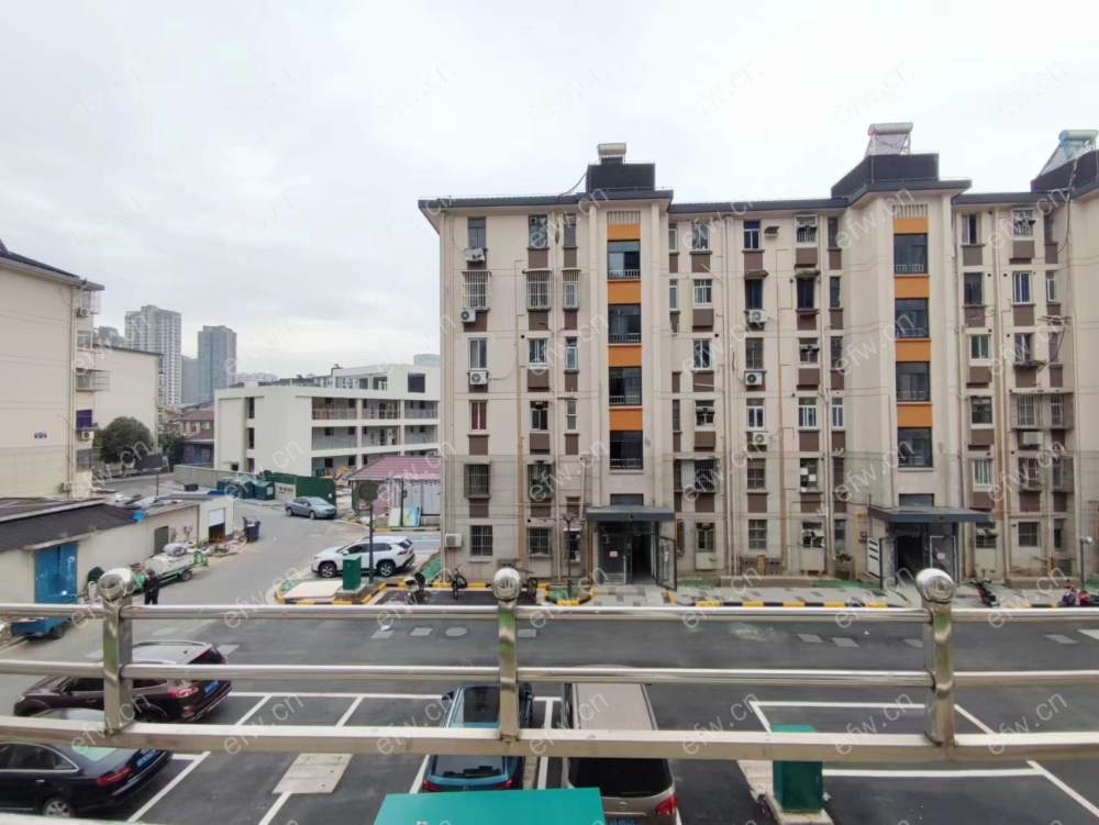 稻香新村精装一室出租