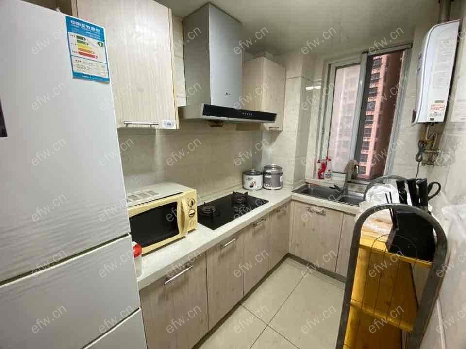 新街家园 精装两房 拎包入住