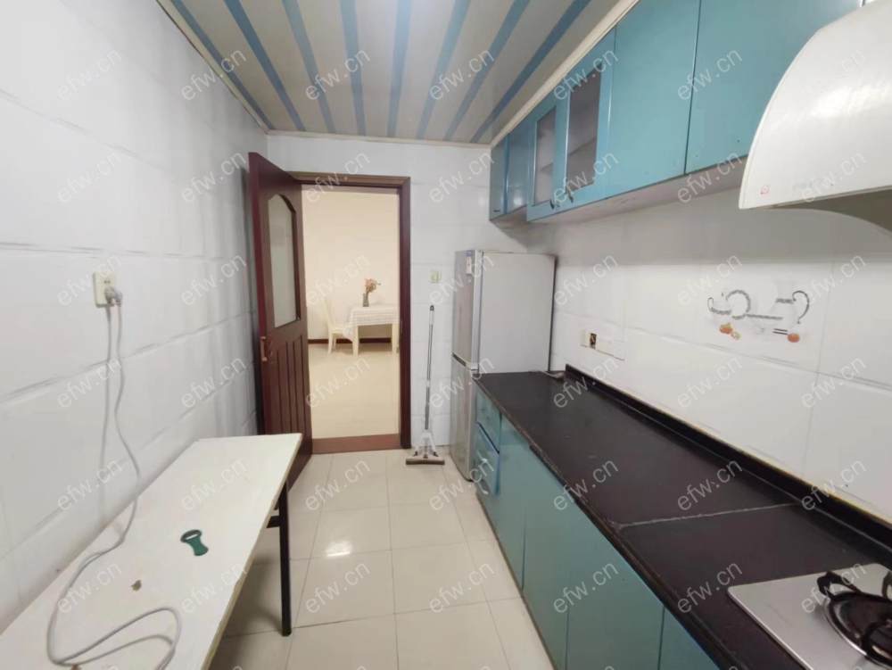 干净整洁拎包入住，出行方便看房随时