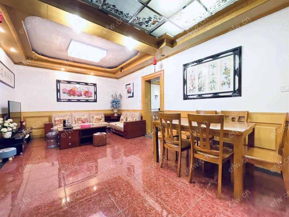 三房出租......