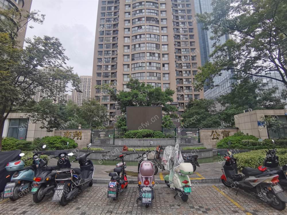 新区长江北路 大润发旁 奕翔际公寓