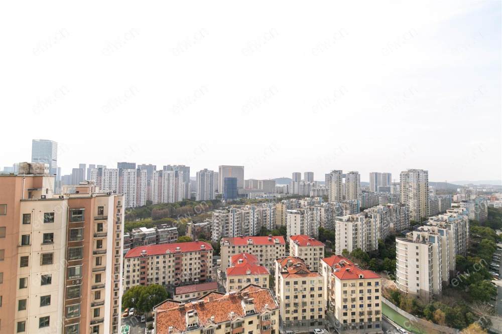 village 难得一见的精装小户型,总价低,朝向好！