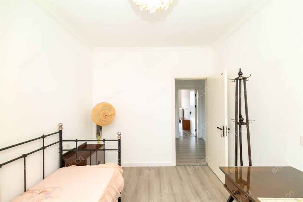 西郊佳苑位置好,环境优雅,92平米精装2房