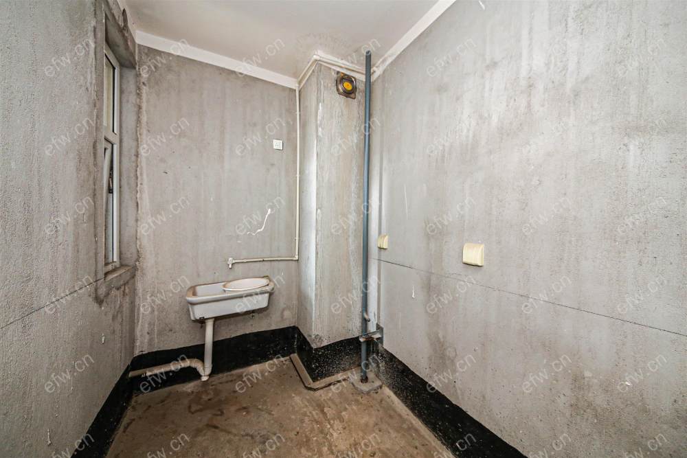 village 简装room房 位置 采光无敌 有土出 性价比高