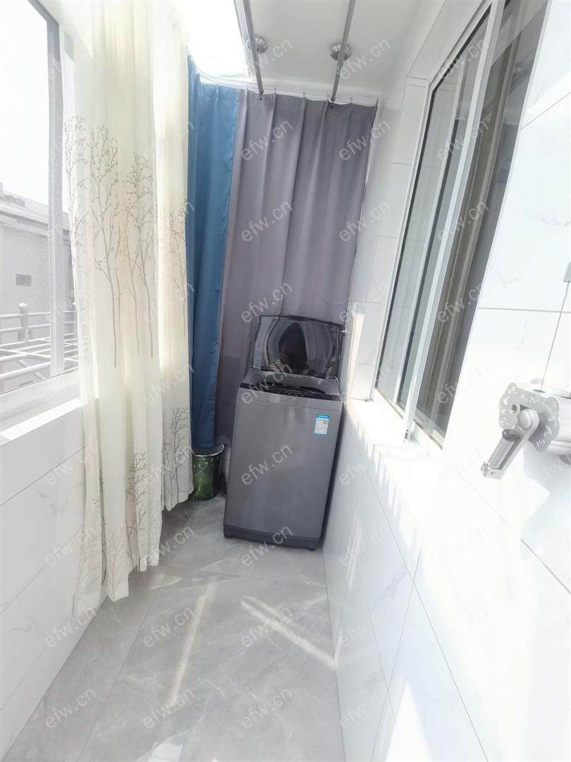 新装修曹张新村 精装修拎包入住 三房本来是自住的