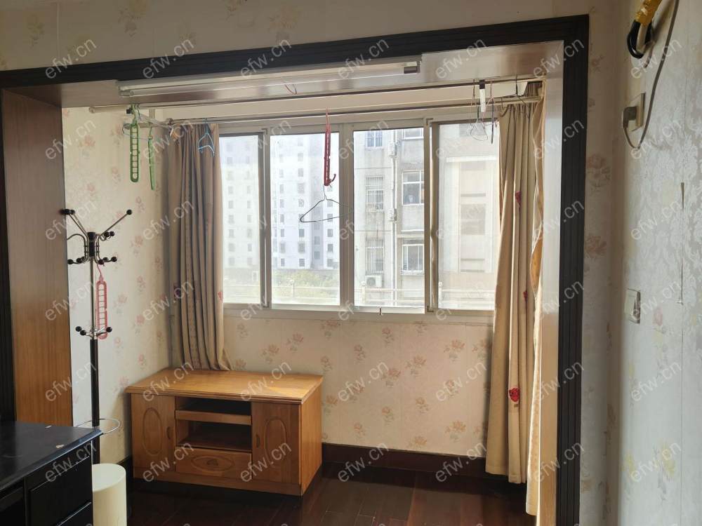 惠河路精装3室  随时看房 拎包入住