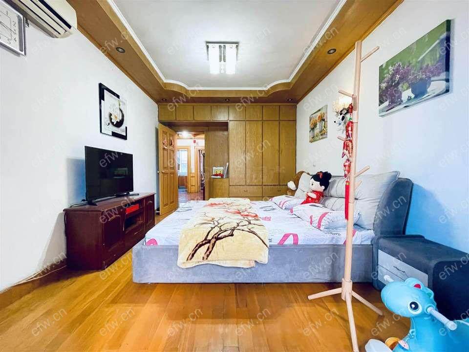 三房出租......