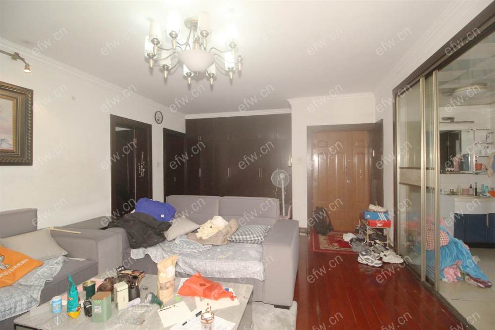 东亭书包，地铁口 ，自住两房，位置好，业主换房急售