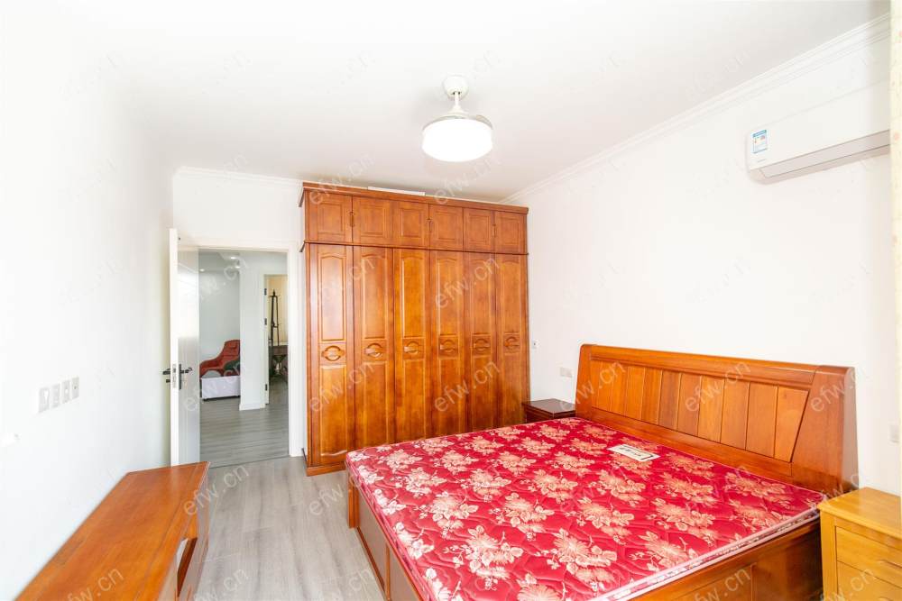 西郊佳苑位置好,环境优雅,92平米精装2房