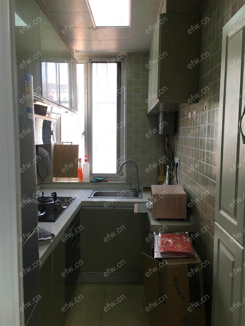 整租，精装修出租拎包入住
