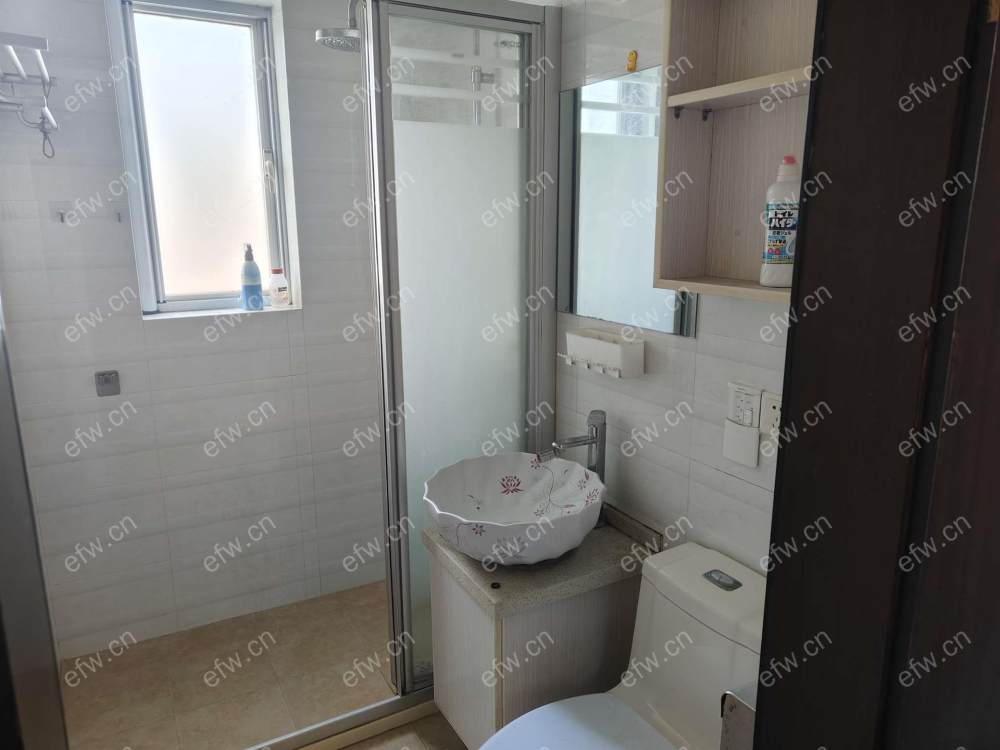 惠河路精装3室  随时看房 拎包入住