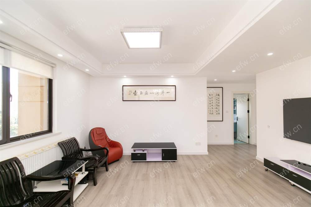 西郊佳苑位置好,环境优雅,92平米精装2房