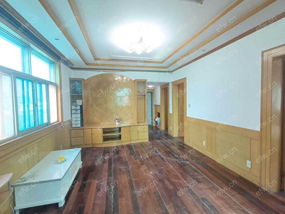 房东诚心出租  家具家电齐全