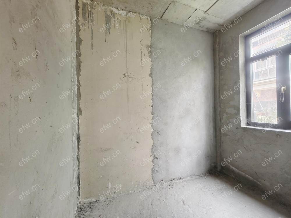 在卖的 看房联系 土建已做好！