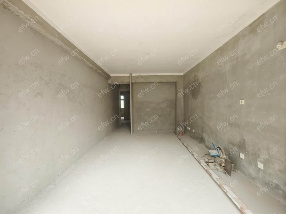 在卖的 看房联系 土建已做好！