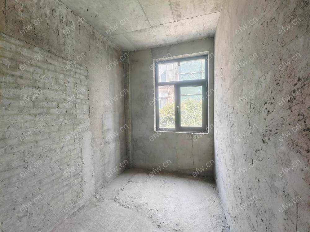 在卖的 看房联系 土建已做好！