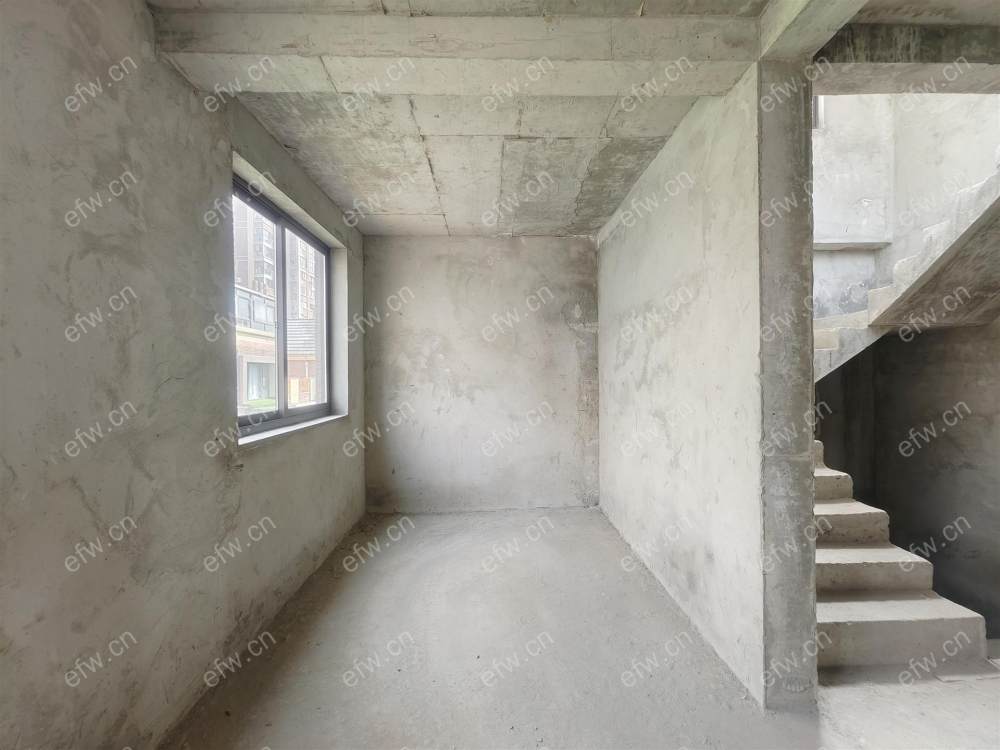 在卖的 看房联系 土建已做好！