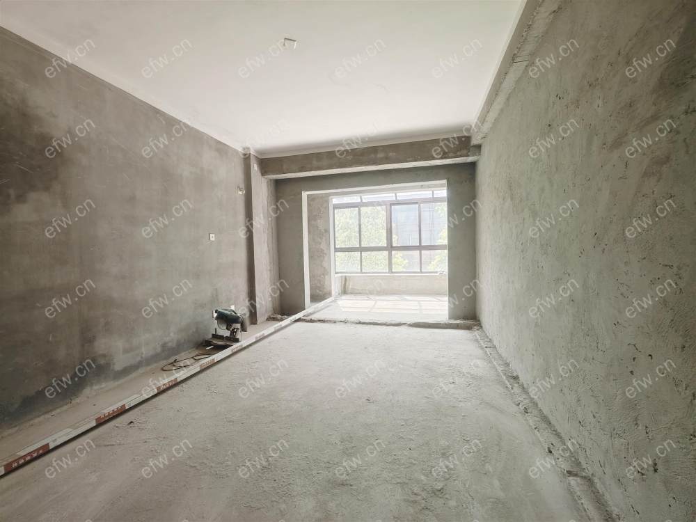 在卖的 看房联系 土建已做好！