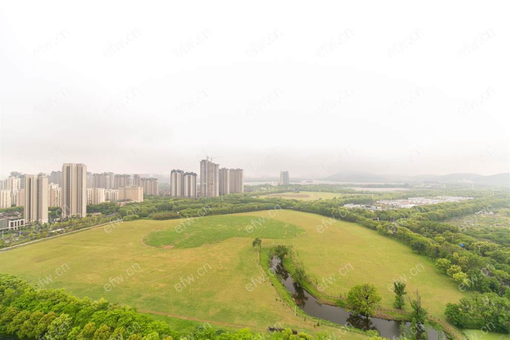 瑞士花园大平层湖景房