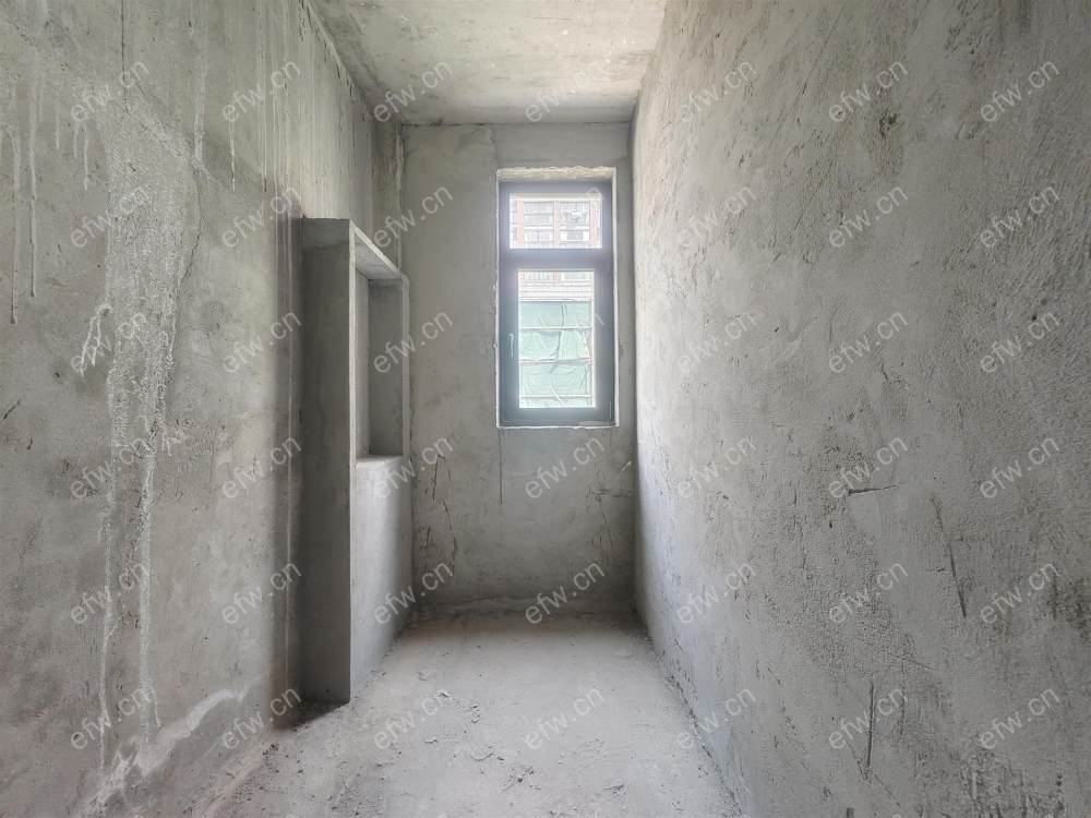 在卖的 看房联系 土建已做好！