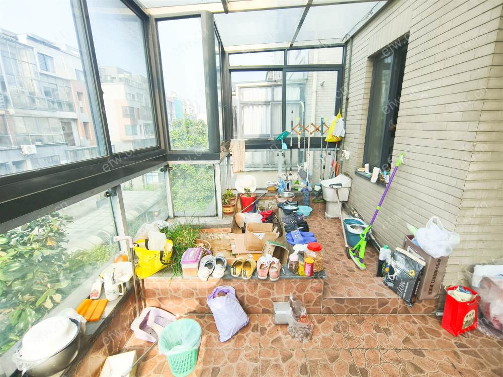 精装修拎包入住楼梯房