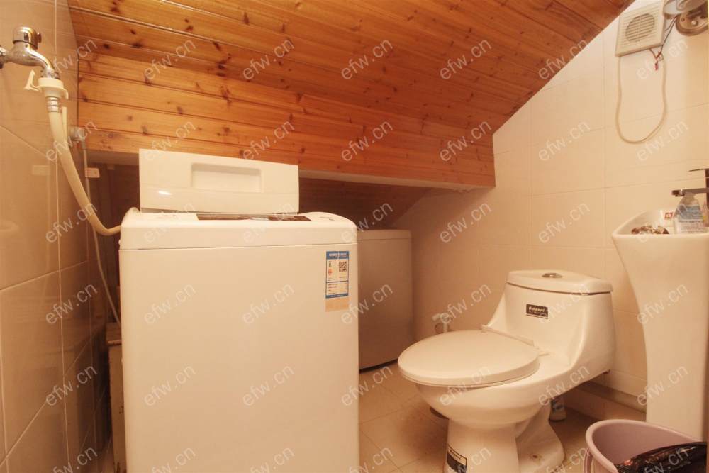 三室两厅顶复送大阁楼