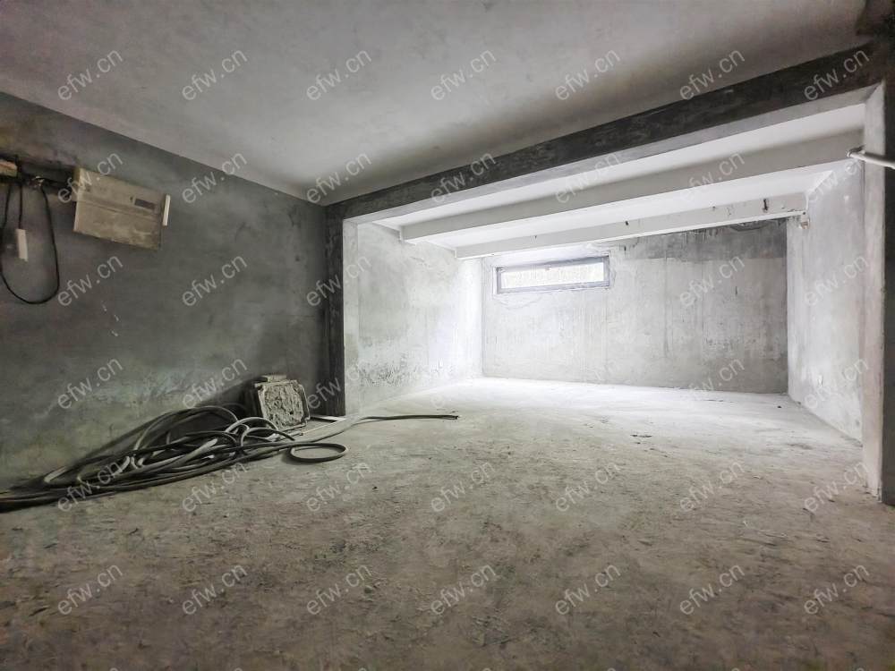 在卖的 看房联系 土建已做好！