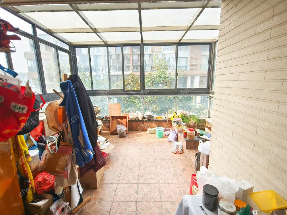 精装修拎包入住楼梯房