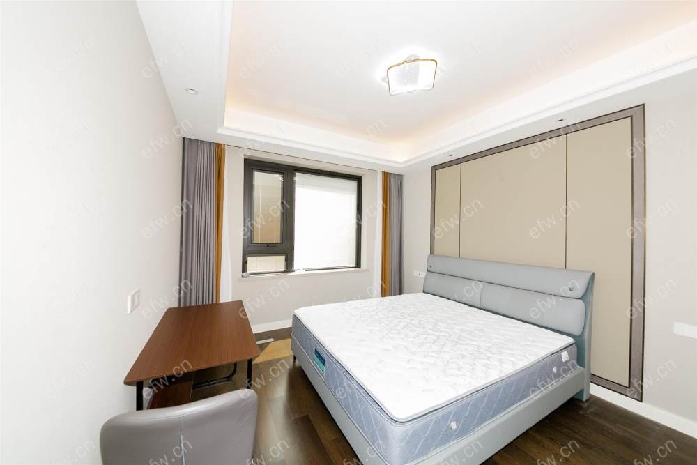 一线蠡湖景观房，比同户型的湖景房便宜80万，