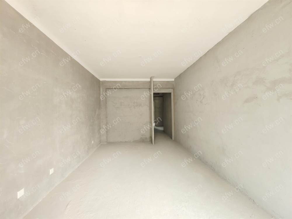 在卖的 看房联系 土建已做好！