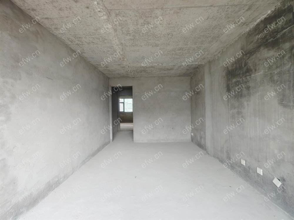 在卖的 看房联系 土建已做好！