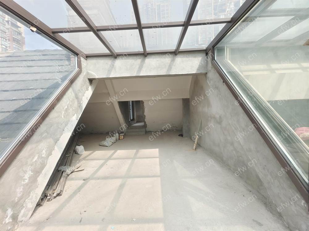 在卖的 看房联系 土建已做好！