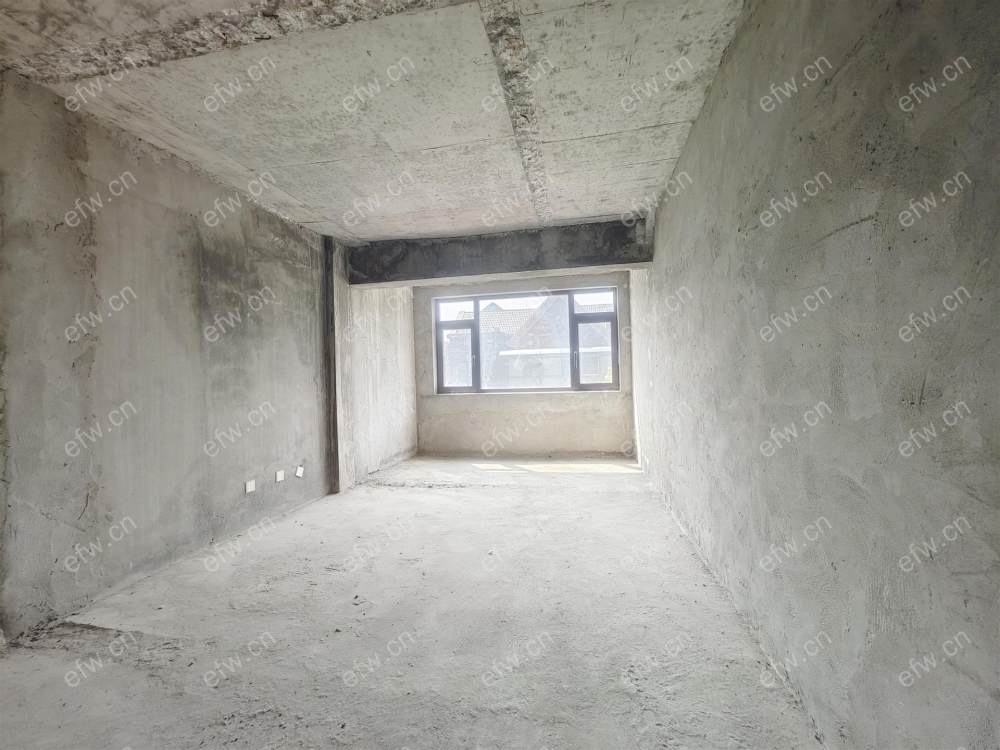 在卖的 看房联系 土建已做好！