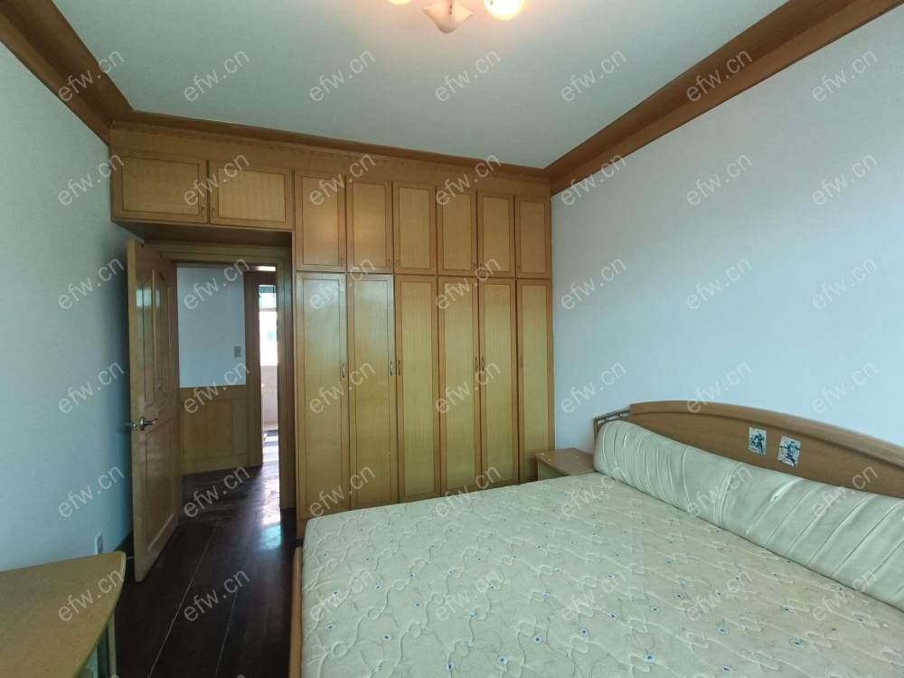 房东诚心出租  家具家电齐全